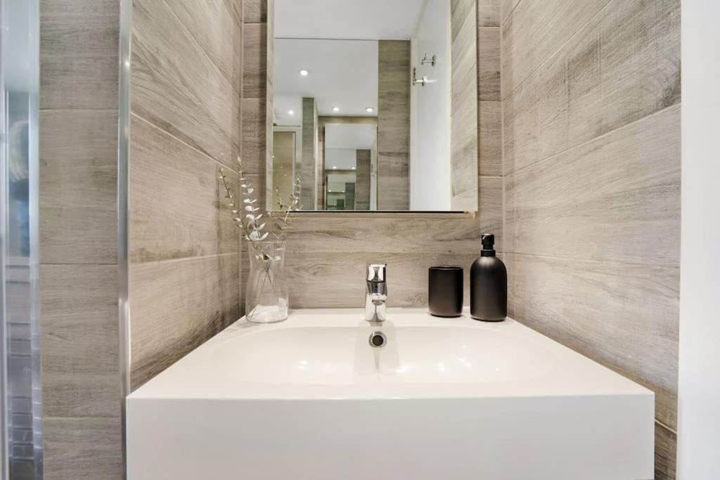 The Camden Suite Bright & Beautiful 2-Bed City Retreat Londýn Exteriér fotografie